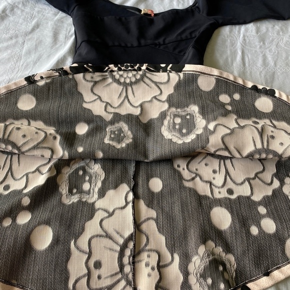 SISS‎ Fit and Flare Girls 3/4 Sleeve Black/Peach Flower Dress Size Medium - Picture 4 of 12